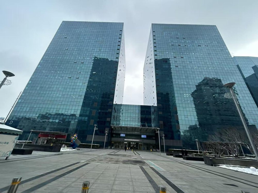 环球贸易中心外观图1